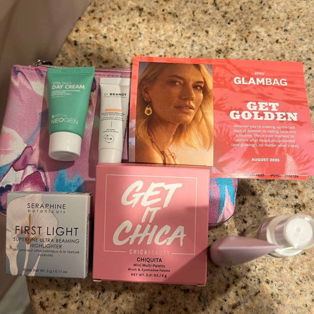 Ipsy glam bags
Assorted makeup and skincare mini products